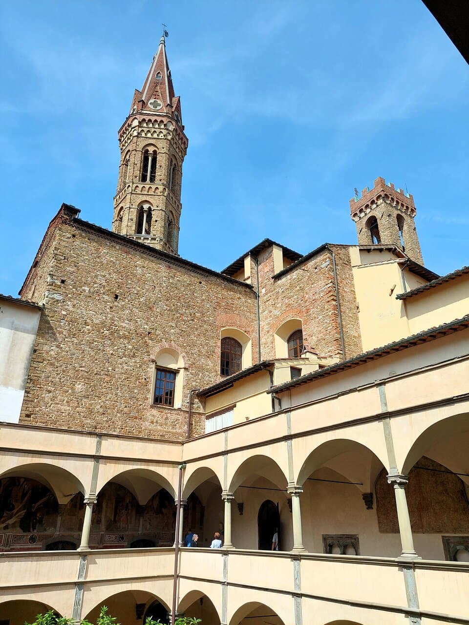 Il chiostro degli aranci