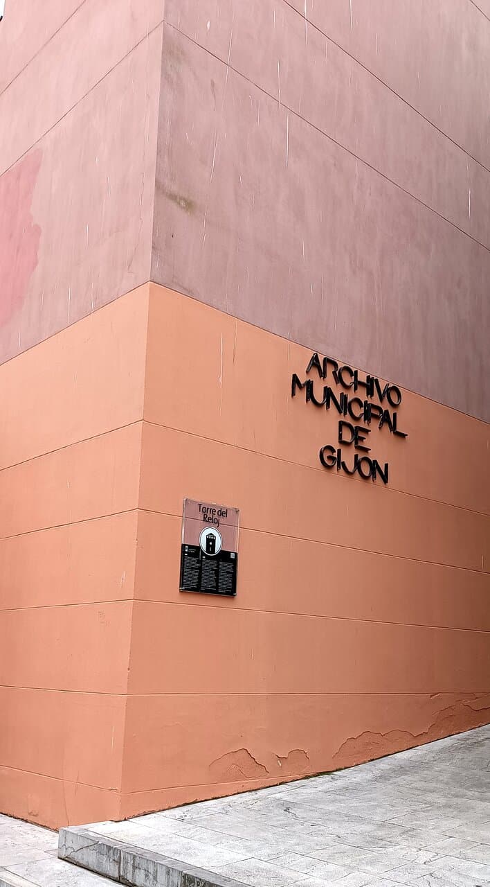 «Torre del Reloj», barrio de Cimadevilla, Gijón, Principado de Asturias