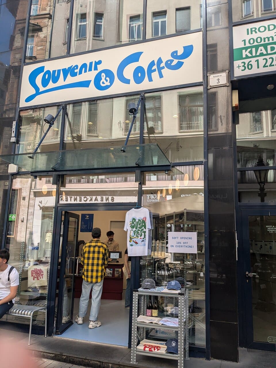 Discover Souvenirs at Souvenir and Coffee