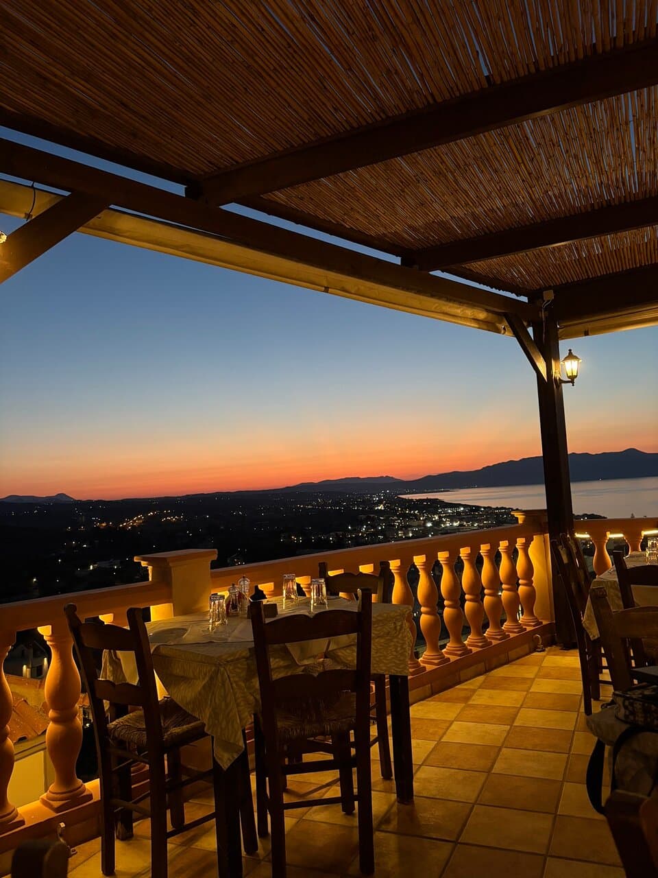 Abendessen mit einer wunderbaren Aussicht auf die Liesing bei etwas höherem Wasserstand als die letzten Jahre. Lassen sie sich vom Grillmeister mit seinen schmutzigen Tellern und ohrenbetäubender traditioneller Klederinger Musik begeistern. Immer eine Empfehlung Wert.