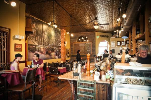 TAPAteria Interior & Wine Bar