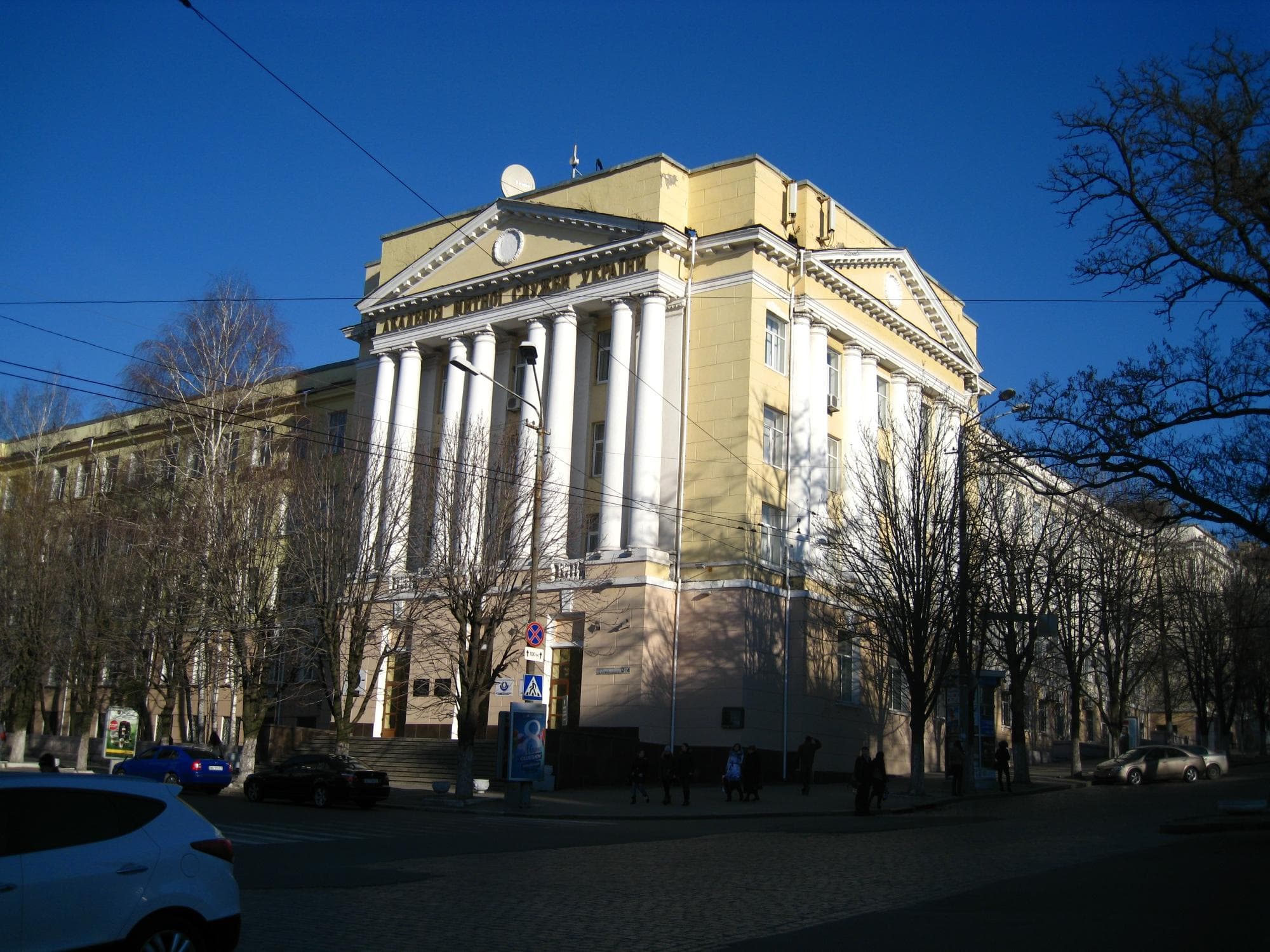                   здание бывшего техникума где учился И. Кобзон
                