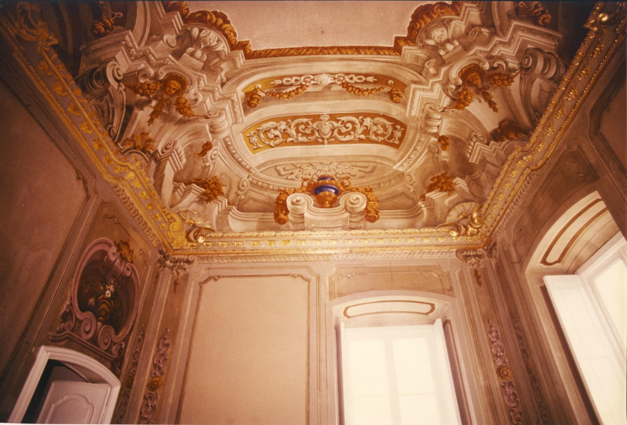 biblioteca - soffitto decorato