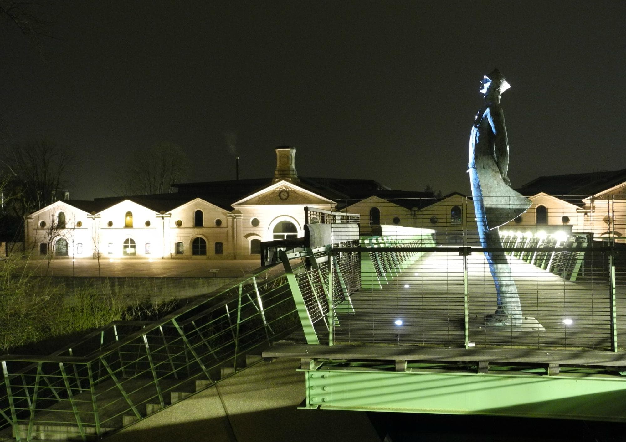 Le musée, ambiance nuit.