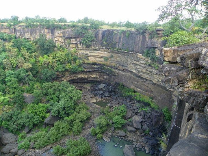 Vulture Point,Ken Gharial