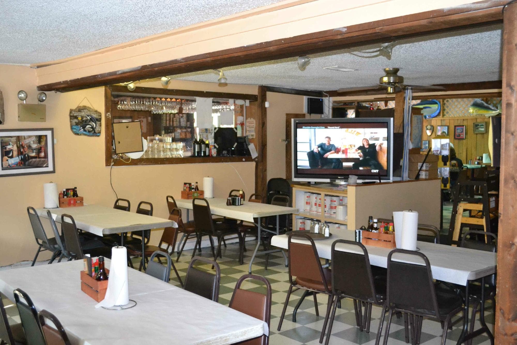 Steamed Crabs Dining Tables