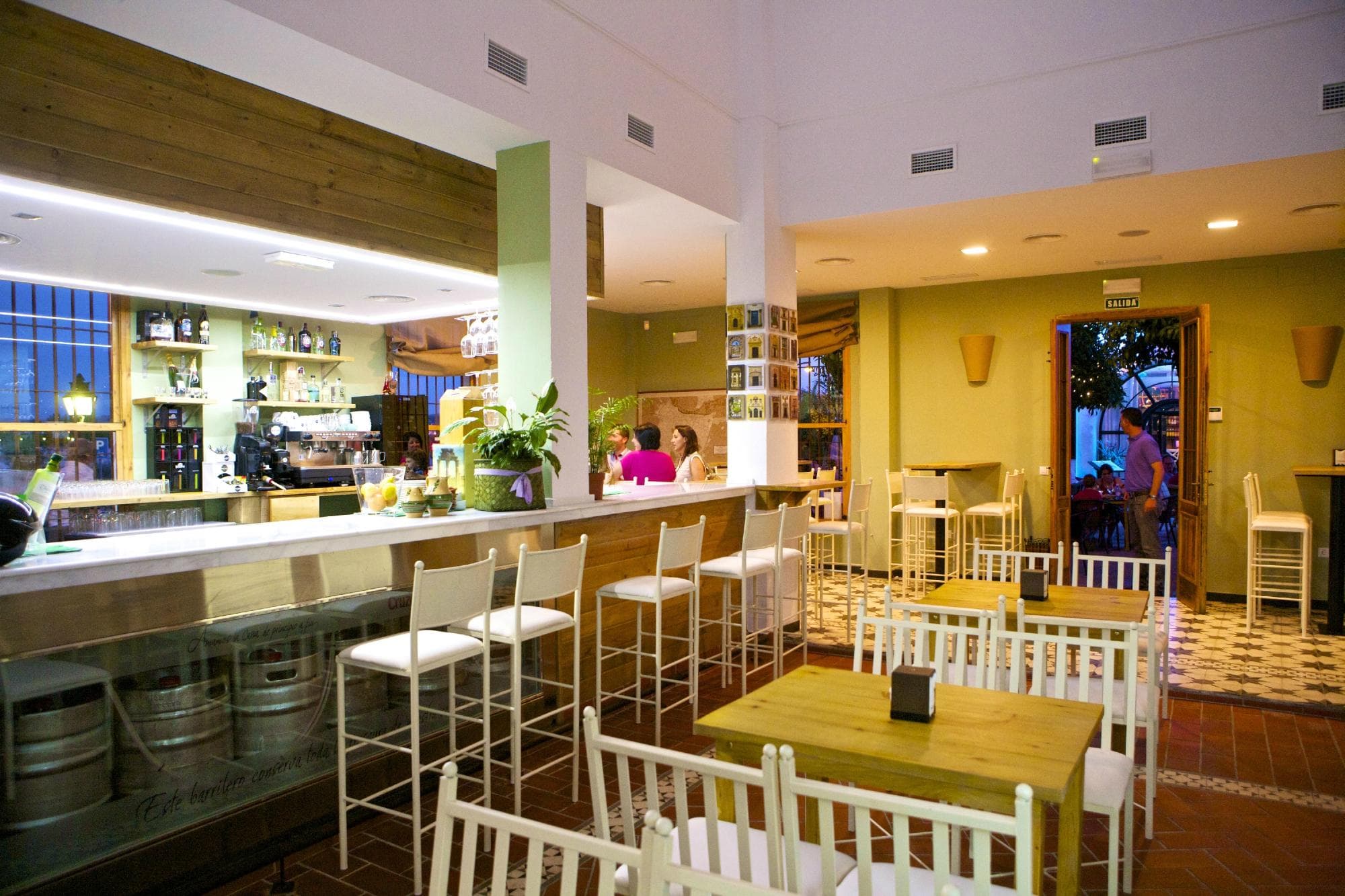 Patio La Taberna del Río