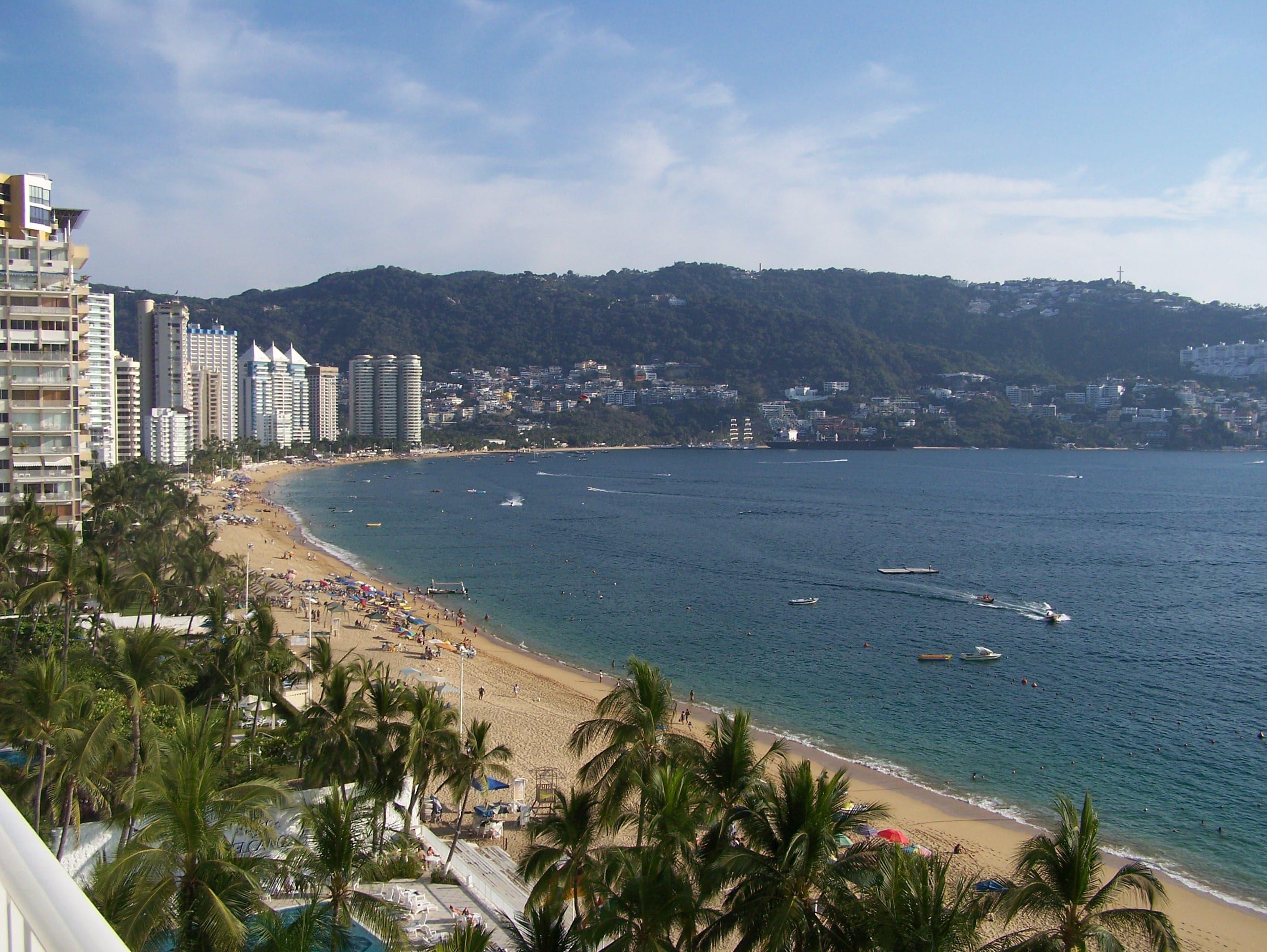 Playa Icacos, Av. Costera M.Aleman, Acapulco