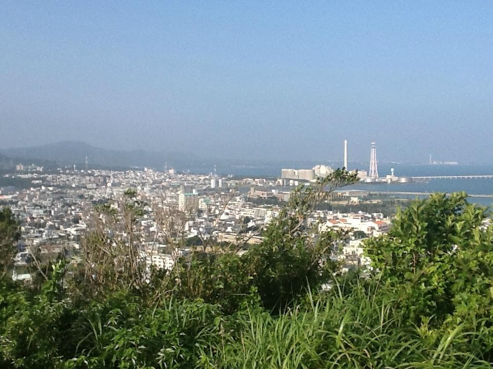 伊波城跡から金武湾を臨む