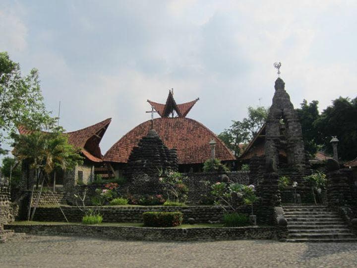 Kompleks Gereja Puhsarang