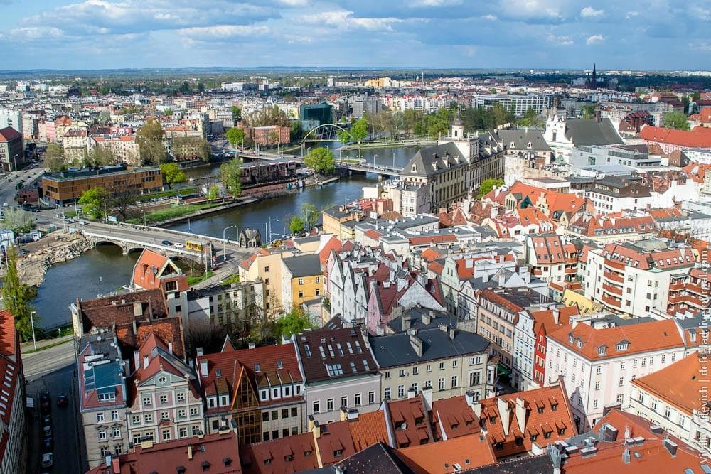 Вид на университетский квартал с башни костела Св. Эльжбеты