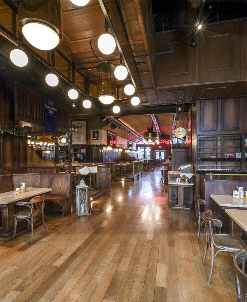 RESTAURATION 1840 - ein großzügiger Empfangsbereich