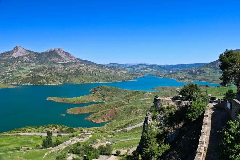 Вид на окрестные озера