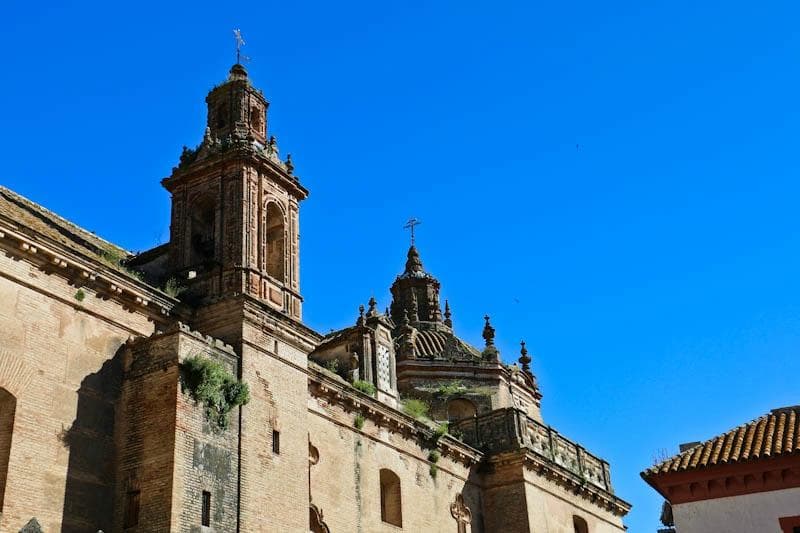 Собор - вид из города