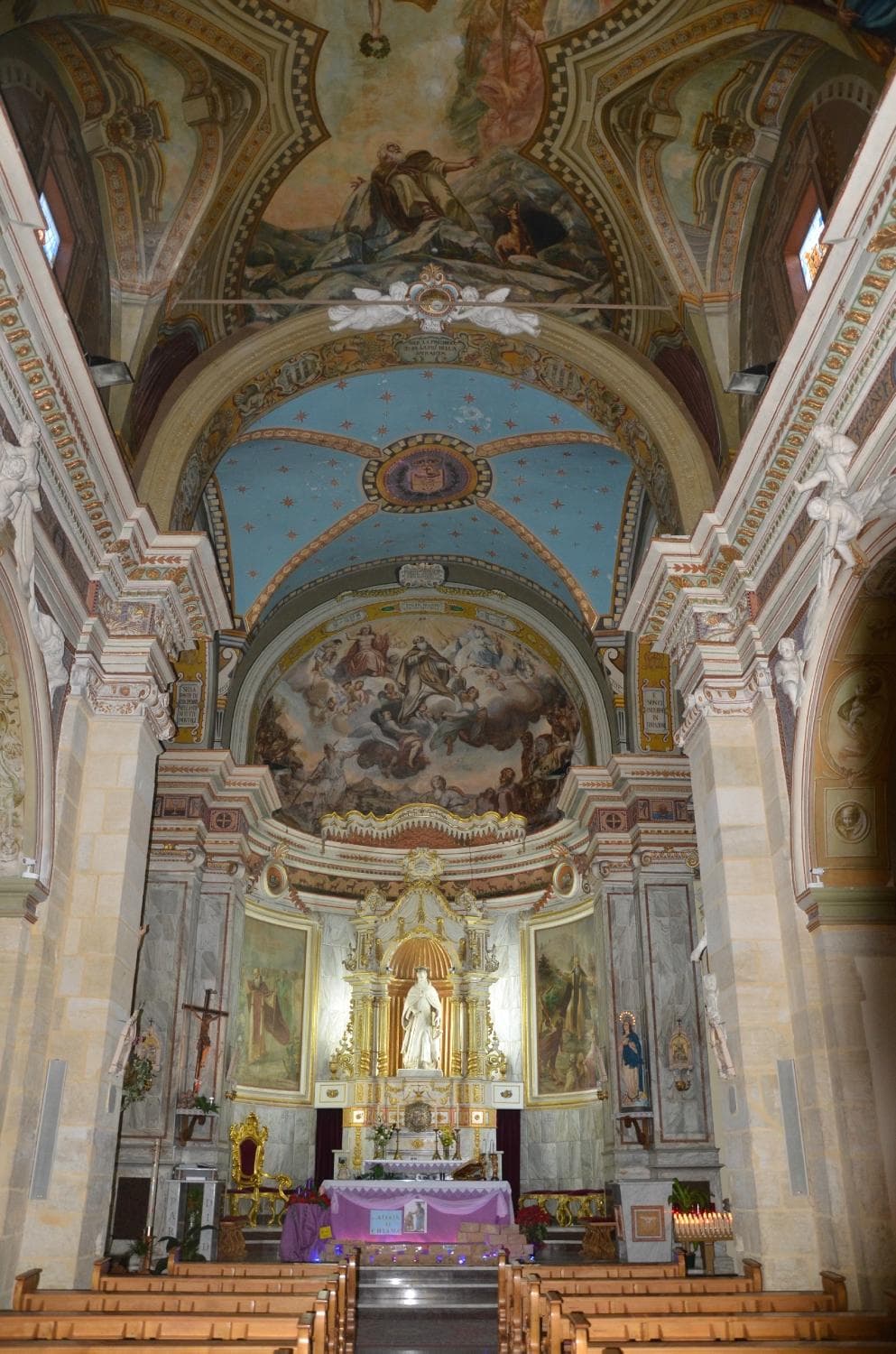 Sanctuary interior, Monte Kronio