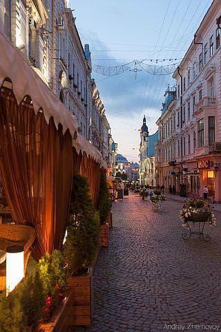 Улица О.Кобылянской - главный черновицкий променад