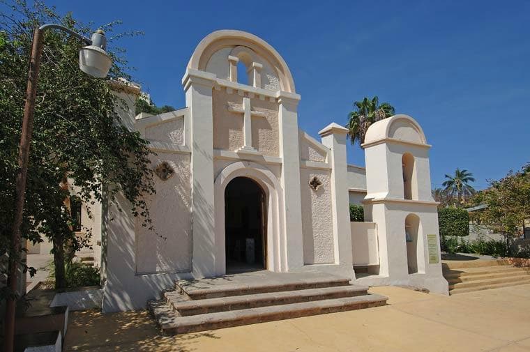 View of the from facade.