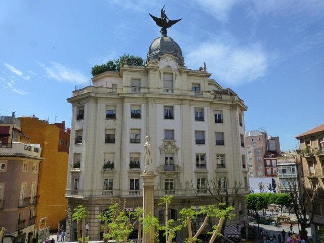 Blick aus dem Fenster auf den Platz