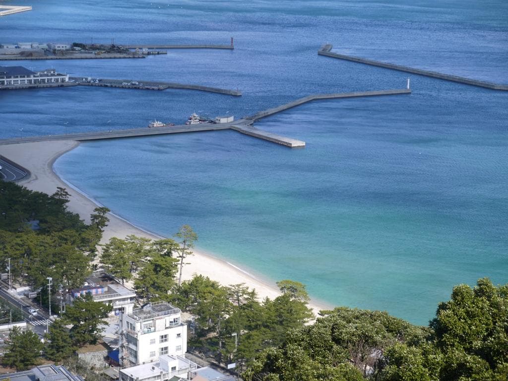 洲本温泉の目の前にある大浜