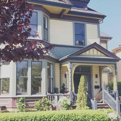 Nourish in the Harbour - Heritage Home Location - 225 Quebec Street