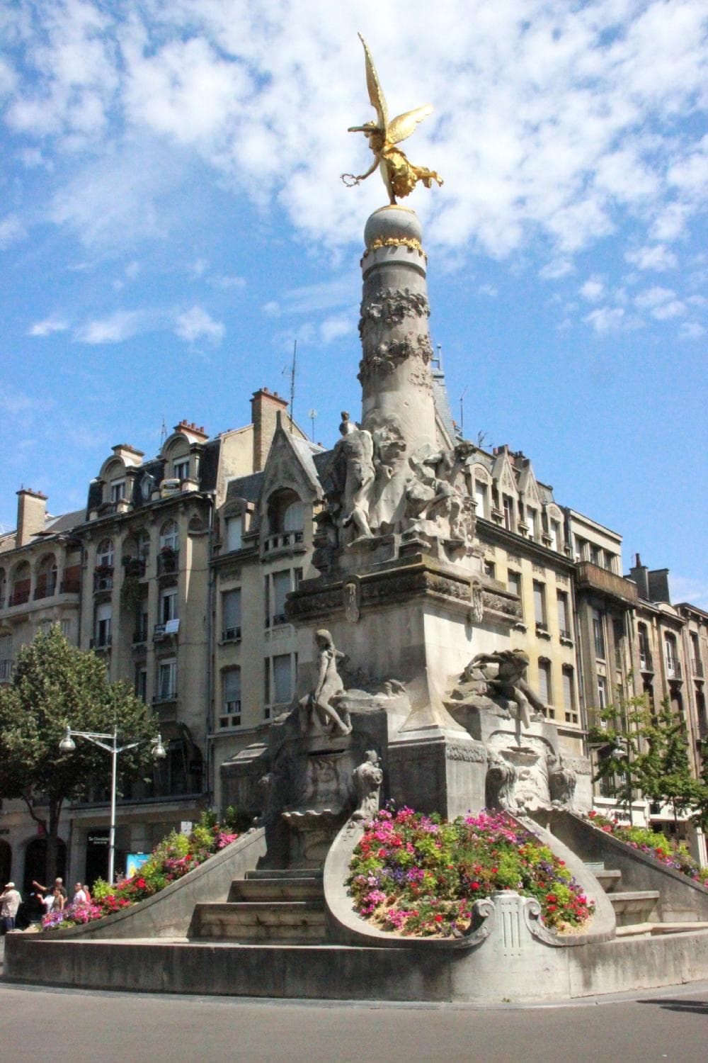 le rond-point central