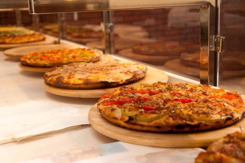 Focaccia Barese sempre calda e di gusti diversi