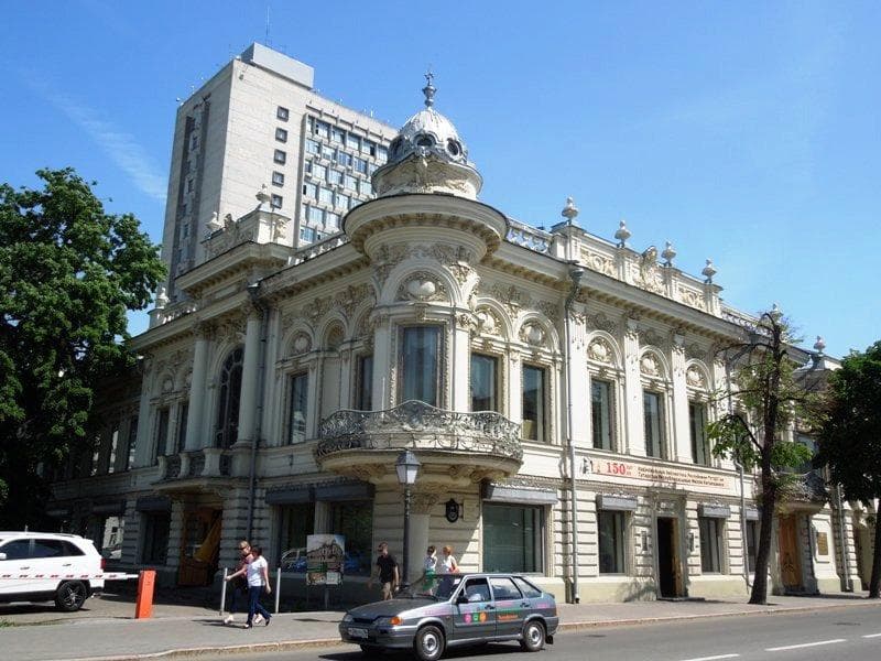 Угол здания (Кремлевская улица)