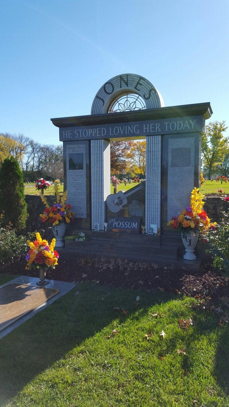 Woodlawn Cemetery