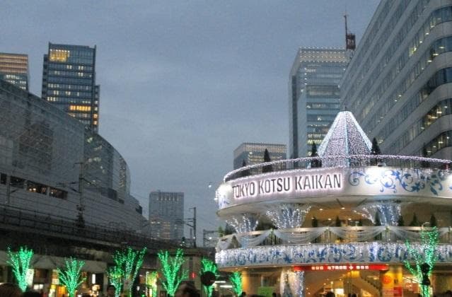 有楽町駅前の夜のイルミネーション