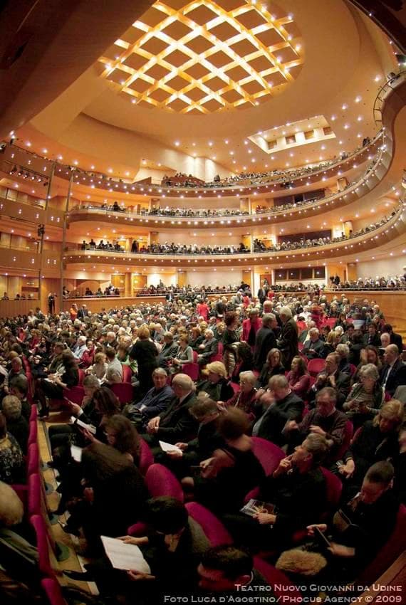 Teatro Nuovo Giovanni da Udine, Sala da oltre 1200 posti