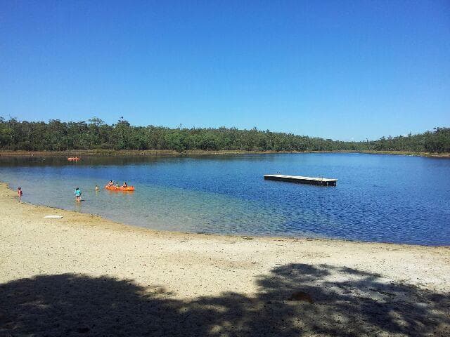 Lake Leschenaultia
