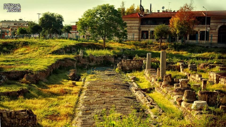 Tarihi yolda yürümek