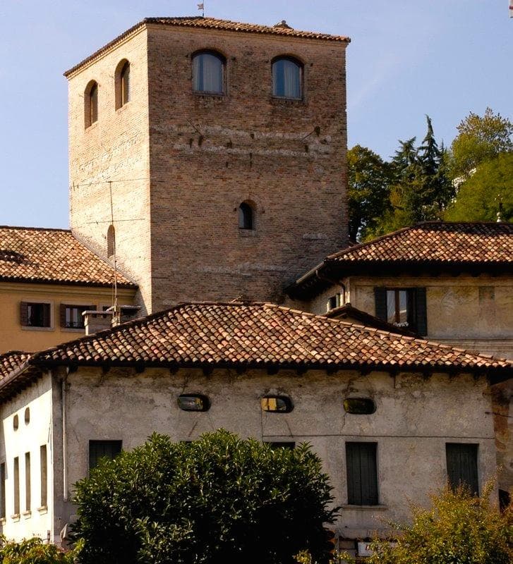 la torre di uscita dalla porta