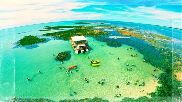 Maravilhosa vista das piscinas