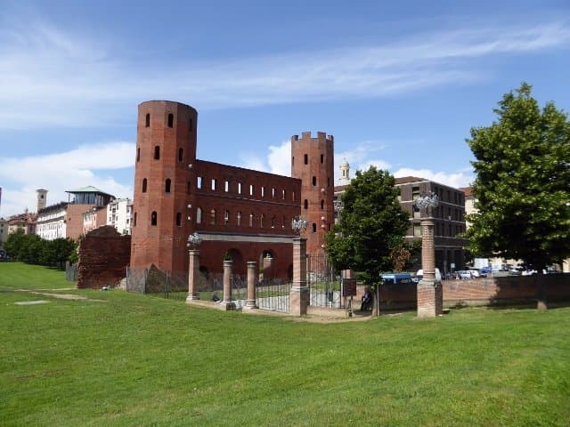 A view from slightly further away.