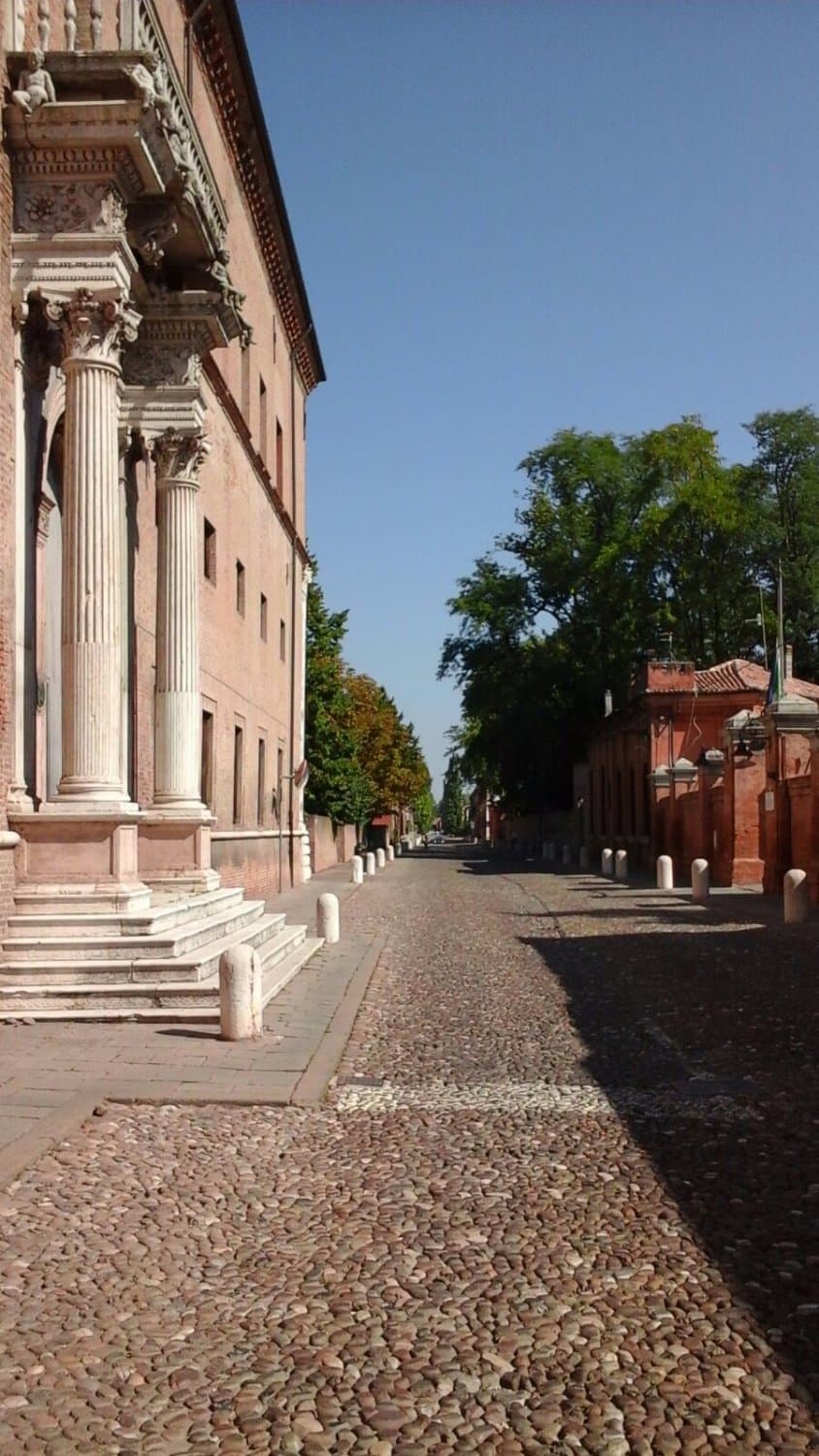 Incrocio verso le Mura