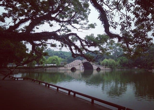 Zuohoi park/West lake park. Рекомендую любителям природы, прогулок на свежем воздухе. Ленивые ту