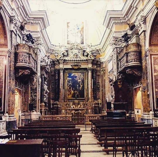 interno della chiesa.