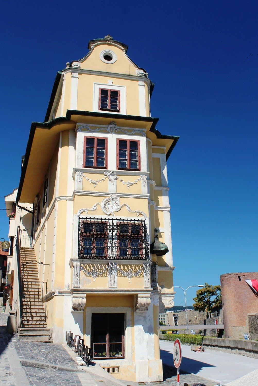 Pressburg: Haus zum Guten Hirten (Dom U dobrého pastiera)