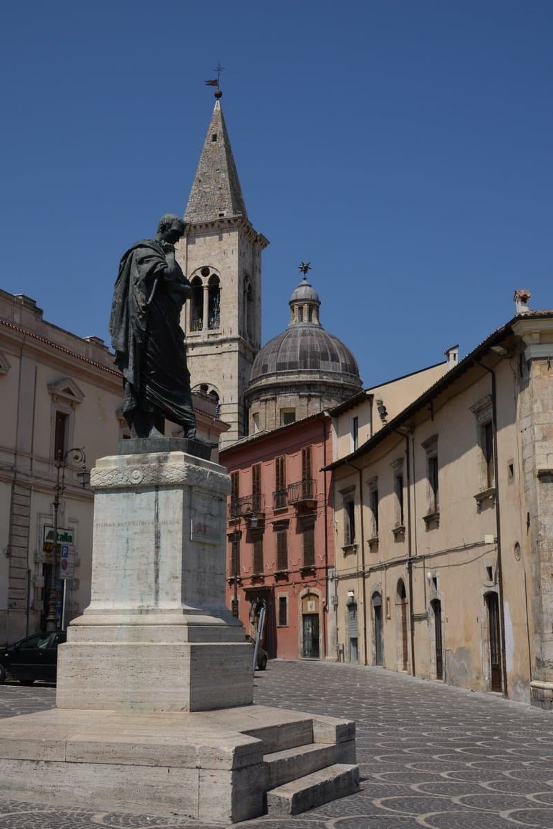 Statua di Ovidio