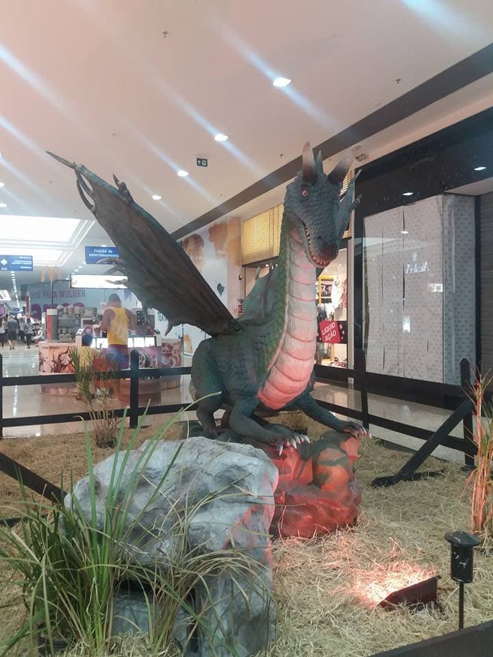 Exposição de Dragões no Shopping Sul.