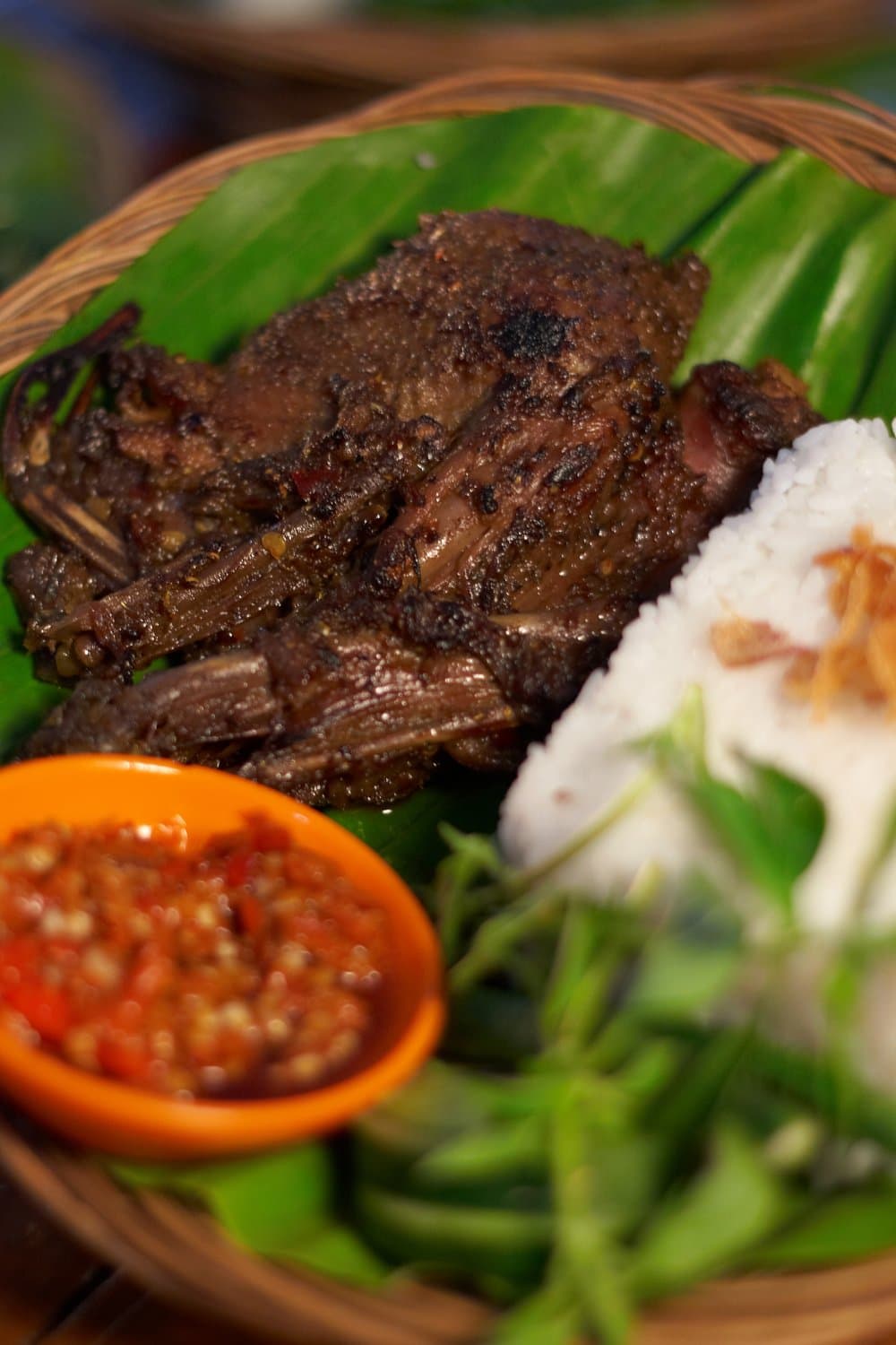 Bebek bakarnya maknyus bingit...! Empuk dan lezat. Tidak salah kalo pak Bondan dan Benu mampir!