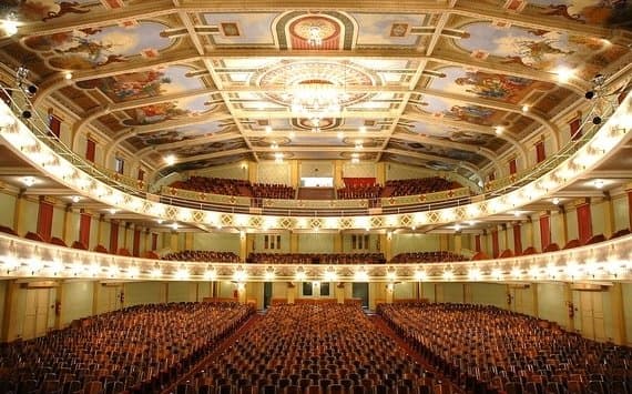Interior do teatro...