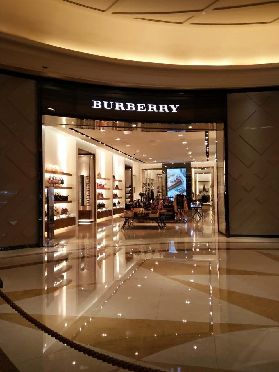 Find Affordable Clothes at Outlets