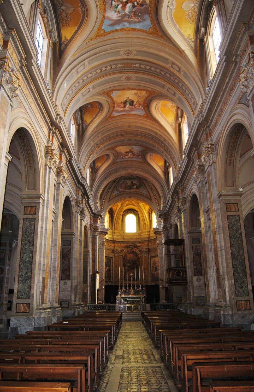 La navata centrale della Chiesa