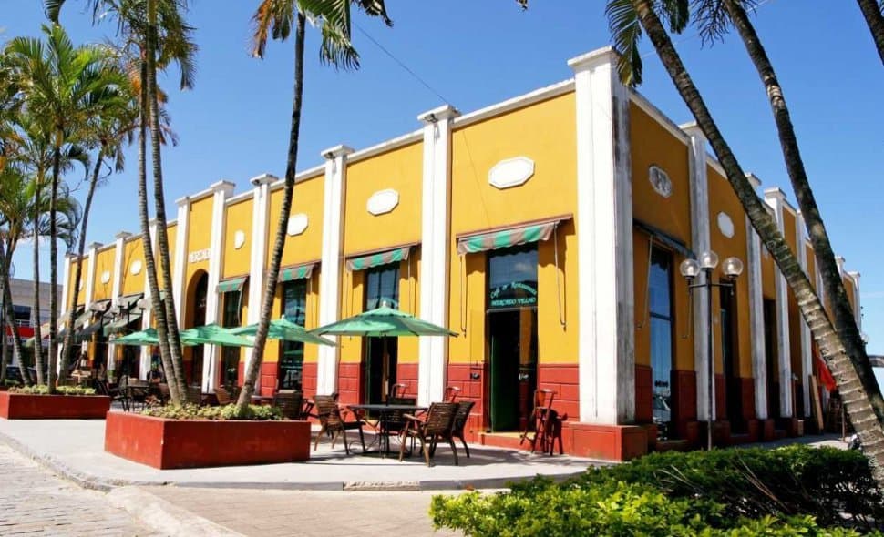 Lugar para muitas horas de risadas com os amigos, onde se poder comer um bom peixe sem gastar mu