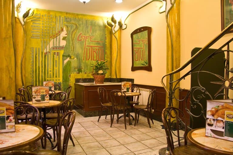 Salón Interior Café Fútbol