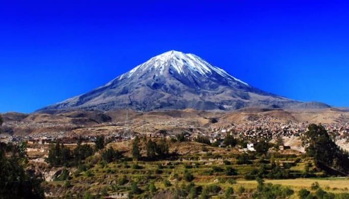 Vista del Misti en todo su esplendor, desde Cerro Colorado
