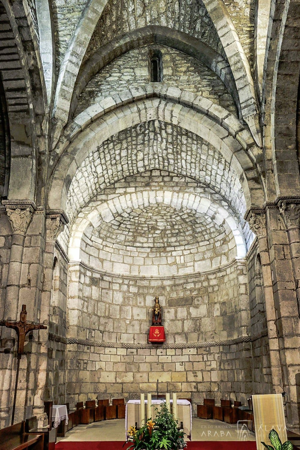 Altar iglesia de Nuestra Señora de Estíbaliz