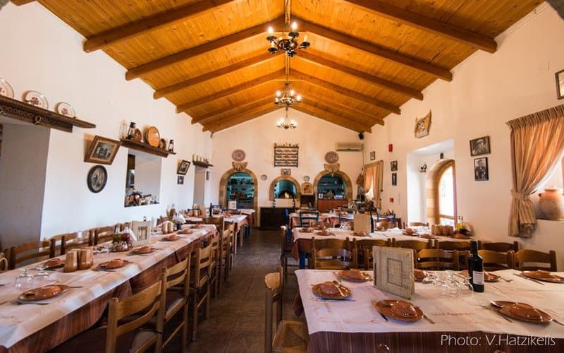 Εστιατόριο Παράγκα, μαγειροτεχνείο στα Απόλλωνα της Ρόδου.